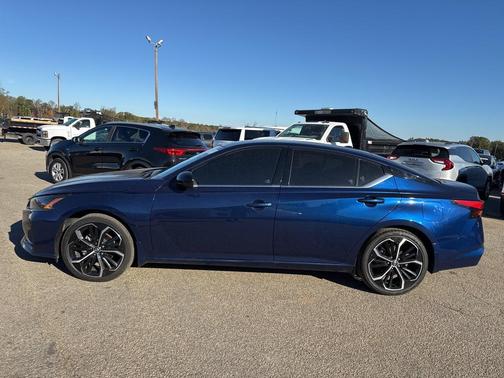 2024 Nissan Altima SR FWD