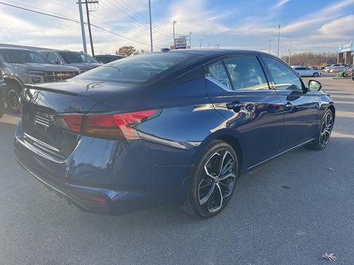 2024 Nissan Altima SR FWD