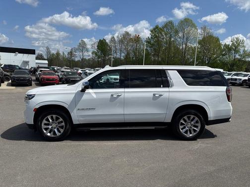 White 2023 Chevrolet Suburban Premier