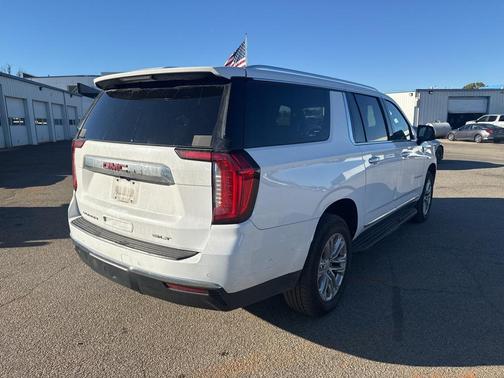 2022 GMC Yukon XL SLT