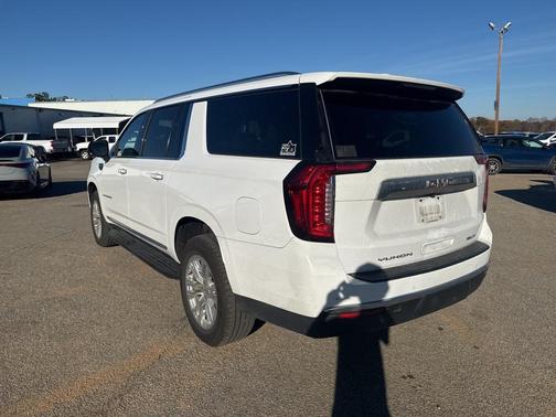 2022 GMC Yukon XL SLT