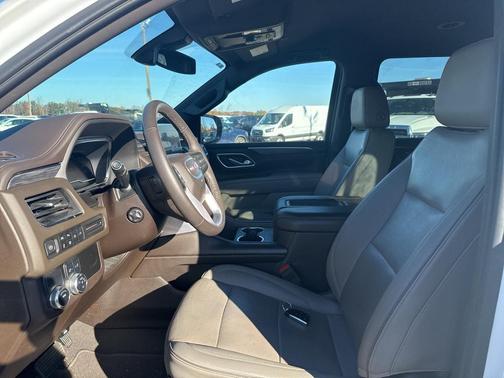 2022 GMC Yukon XL SLT