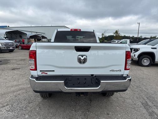 2023 RAM 2500 Big Horn Crew Cab 4x4 6'4' Box