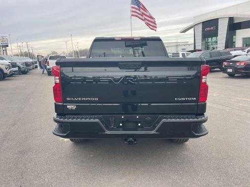 2025 Chevrolet Silverado 1500 Custom