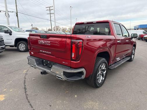 2025 GMC Sierra 1500 SLT