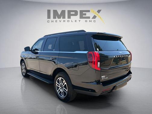 Agate Black Metallic 2025 Ford Expedition Active