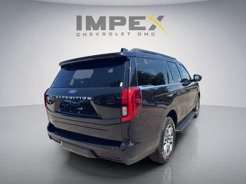 Agate Black Metallic 2025 Ford Expedition Active
