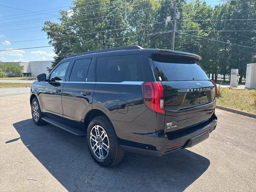 Agate Black Metallic 2025 Ford Expedition Active