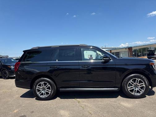 Agate Black Metallic 2025 Ford Expedition Active