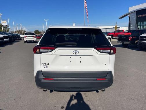 2024 Toyota RAV4 LE