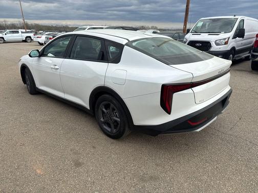 Snow White Pearl 2025 Kia K4 LXS