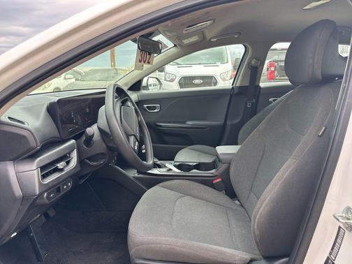 Snow White Pearl 2025 Kia K4 LXS