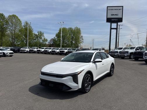 Snow White Pearl 2025 Kia K4 LXS