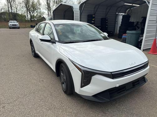 Snow White Pearl 2025 Kia K4 LXS