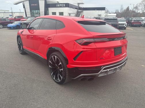 2019 Lamborghini Urus Base