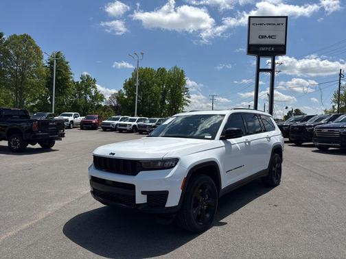 Bright White Clearcoat 2024 Jeep Grand Cherokee L Altitude