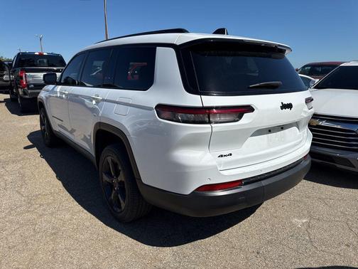 Bright White Clearcoat 2024 Jeep Grand Cherokee L Altitude