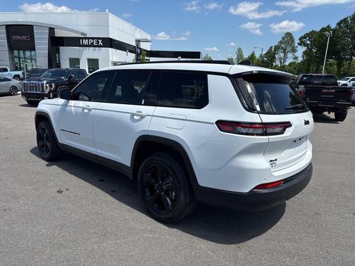 Bright White Clearcoat 2024 Jeep Grand Cherokee L Altitude