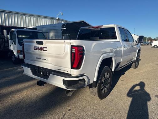 2024 GMC Sierra 2500 Denali