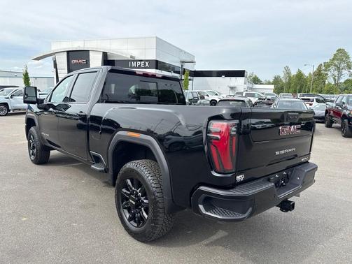 Onyx Black 2026 GMC Sierra 2500 AT4
