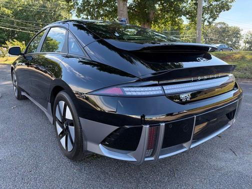 Onyx Black 2024 Hyundai IONIQ 6 SE