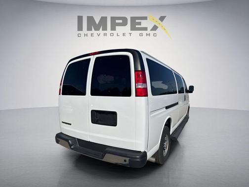 Summit White 2025 Chevrolet Express 3500 RWD 3500 Extended Wheelbase LT