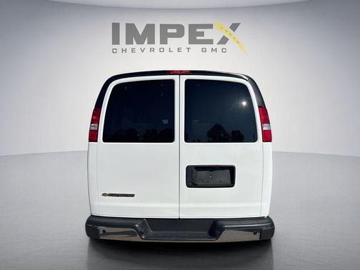 Summit White 2025 Chevrolet Express 3500 RWD 3500 Extended Wheelbase LT