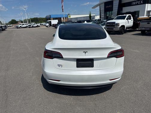 Pearl White Multi-Coat 2023 Tesla Model 3 Standard Range