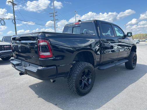 Diamond Black Crystal Pearlcoat 2023 RAM 1500 Big Horn/Lone Star