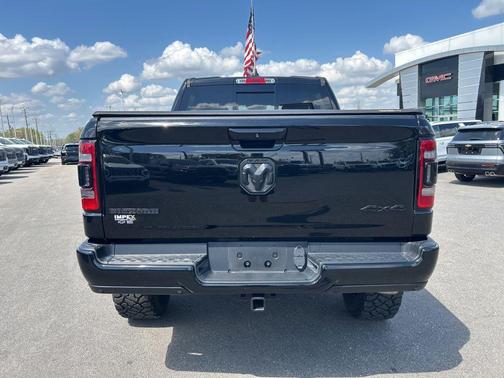 Diamond Black Crystal Pearlcoat 2023 RAM 1500 Big Horn/Lone Star