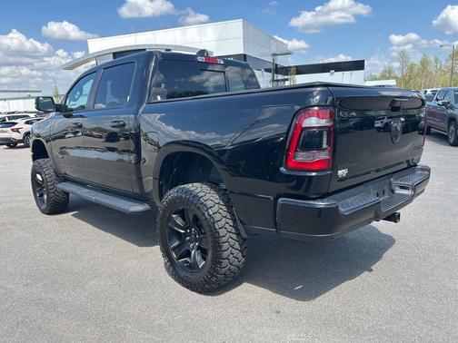 Diamond Black Crystal Pearlcoat 2023 RAM 1500 Big Horn/Lone Star