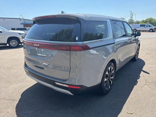 Ceramic Silver 2022 Kia Carnival EX