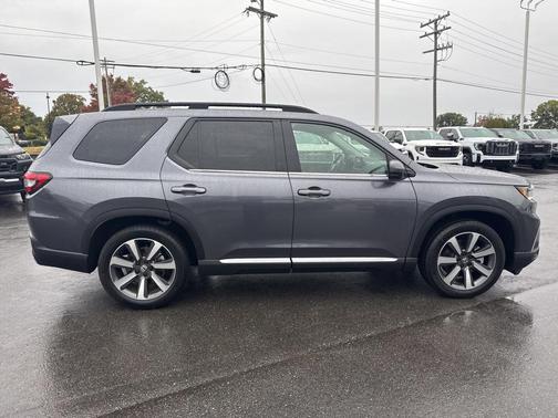 2024 Honda Pilot Touring 8-Passenger