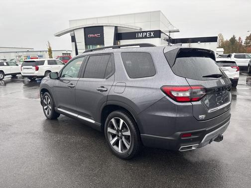 2024 Honda Pilot Touring 8-Passenger
