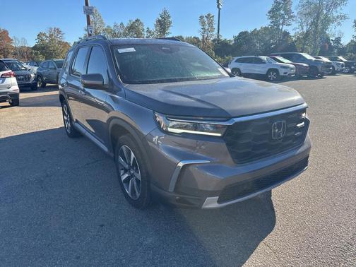 2024 Honda Pilot Touring 8-Passenger