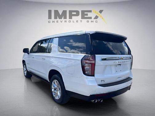 Iridescent Pearl Tricoat 2024 Chevrolet Suburban Premier