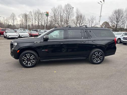 2023 GMC Yukon XL AT4