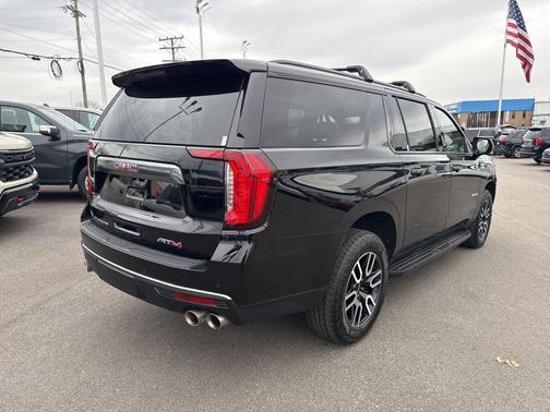 2023 GMC Yukon XL AT4