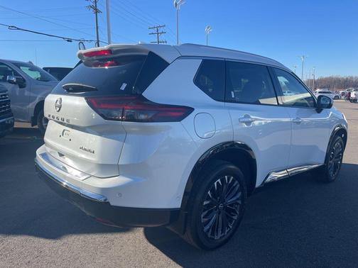 2024 Nissan Rogue Platinum