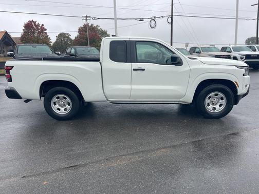 2024 Nissan Frontier S