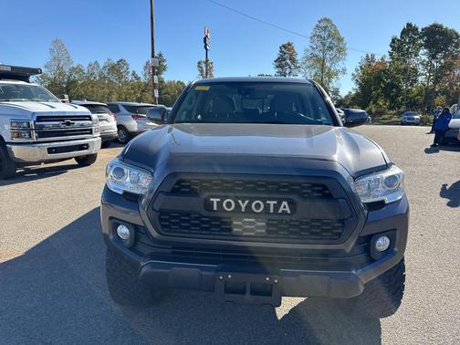 2019 Toyota Tacoma SR