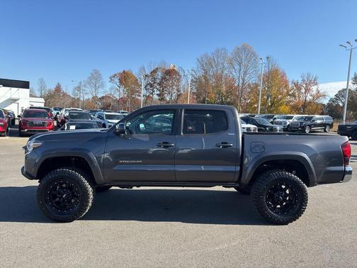 2019 Toyota Tacoma SR