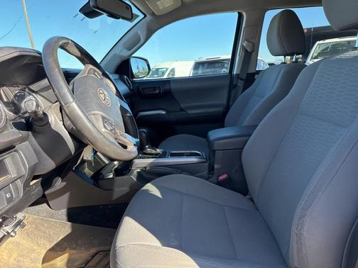 2019 Toyota Tacoma SR