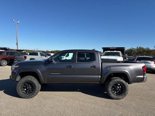 2019 Toyota Tacoma SR