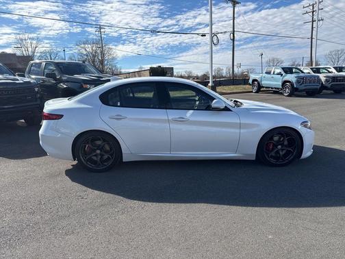 2019 Alfa Romeo Giulia Ti Sport