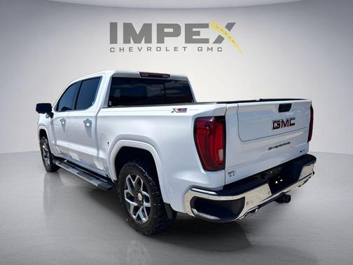 Summit White 2023 GMC Sierra 1500 SLT