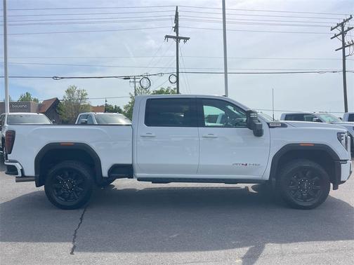 2024 GMC Sierra 2500 AT4