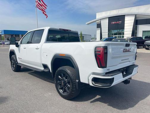 2024 GMC Sierra 2500 AT4
