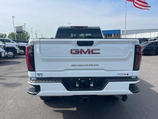 2024 GMC Sierra 2500 AT4