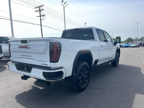 2024 GMC Sierra 2500 AT4